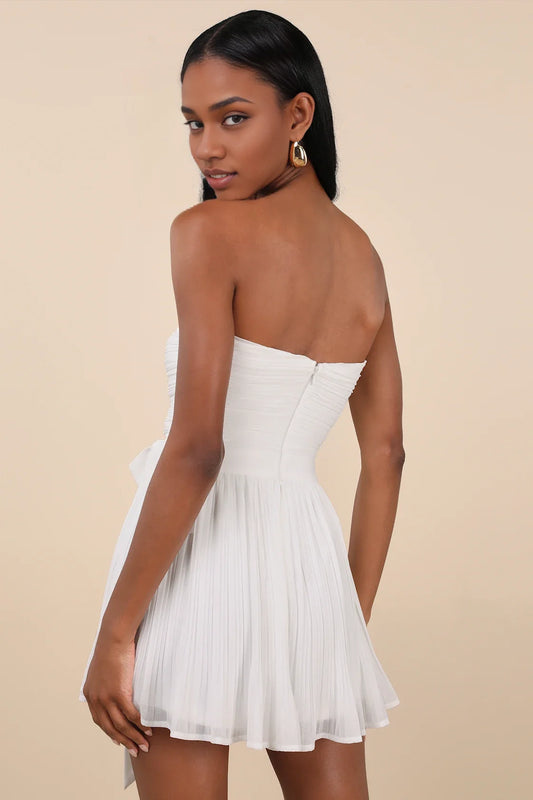 White Strapless Sweetheart Tie-Waist Flared Homecoming Dress