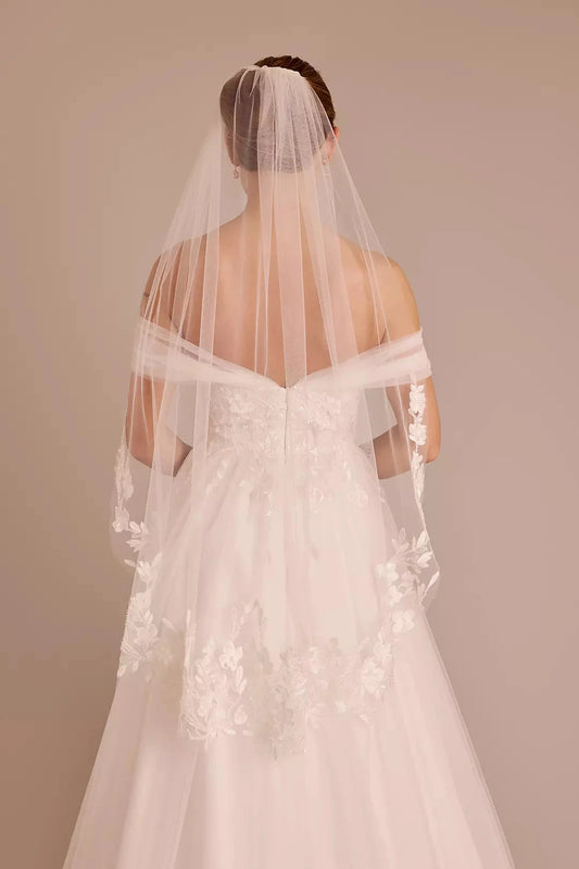 Lace Appliqué Two-Tiered Chapel Length Bridal Wedding Veil by YiHuiw
