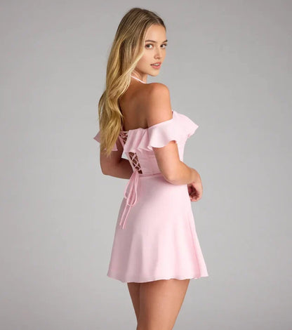 Vestido rosa rubor de hombros descubiertos para el baile de bienvenida con escote de volantes y silueta en A