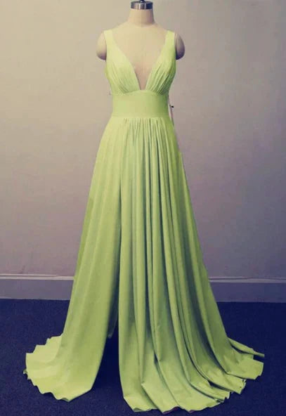 Light green long dress, deep V-neck, sleeveless design suitable for dinners, dances and other occasions by YiHuiw