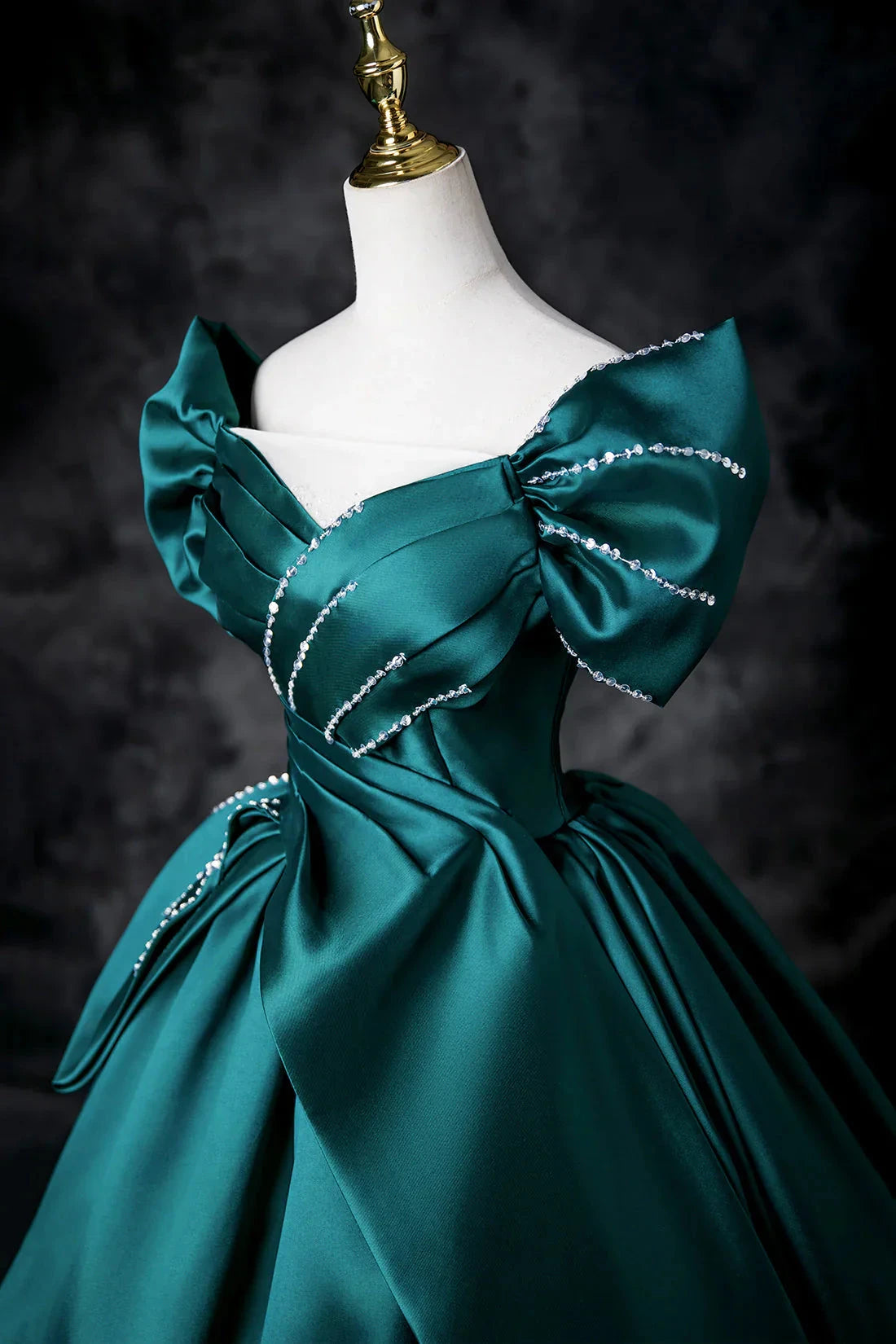 Long A-Line Prom Dress Green Off the Shoulder Evening Party Dress simple gentle atmospheric and unique desi Brin by YiHuiw
