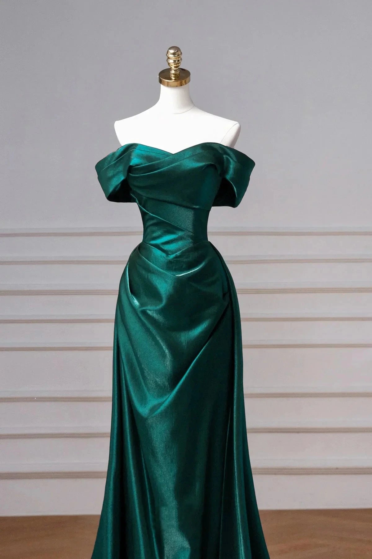 Long Prom Dress Elegant Off the Shoulder Party Dress simple gentle atmospheric and unique desi Brin by YiHuiw