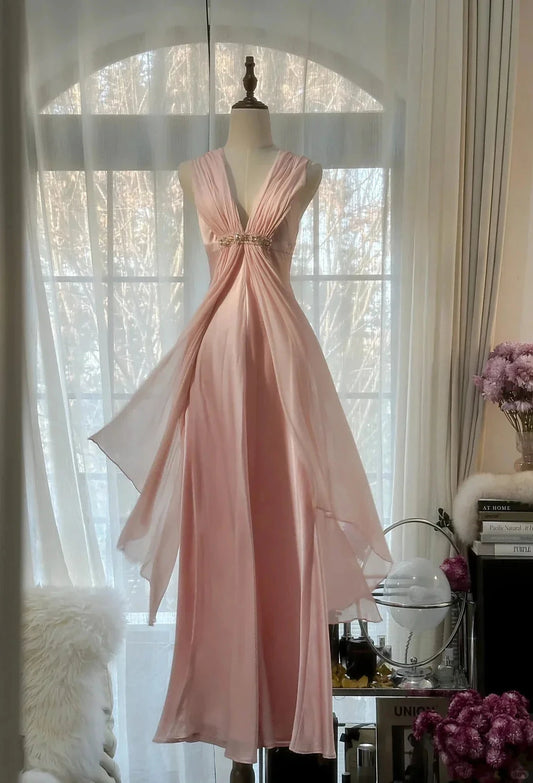 Long Satin Chiffon Ball Gown Evening Dress simple gentle atmospheric and unique desi Bring summer colors to enhance whiteness simple gentle atmospheric and unique desi Bring summer colors to enhance whiteness by YiHuiw