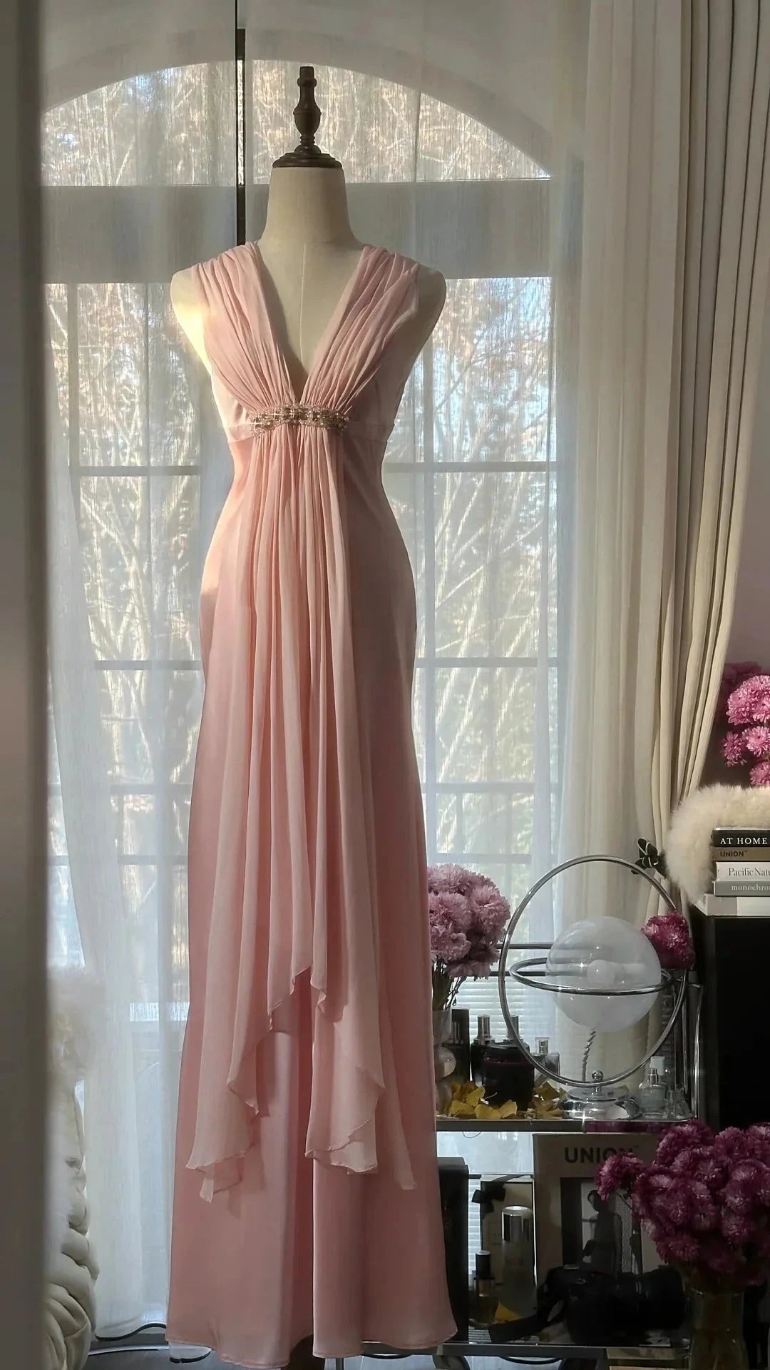 Long Satin Chiffon Ball Gown Evening Dress simple gentle atmospheric and unique desi Bring summer colors to enhance whiteness simple gentle atmospheric and unique desi Bring summer colors to enhance whiteness by YiHuiw