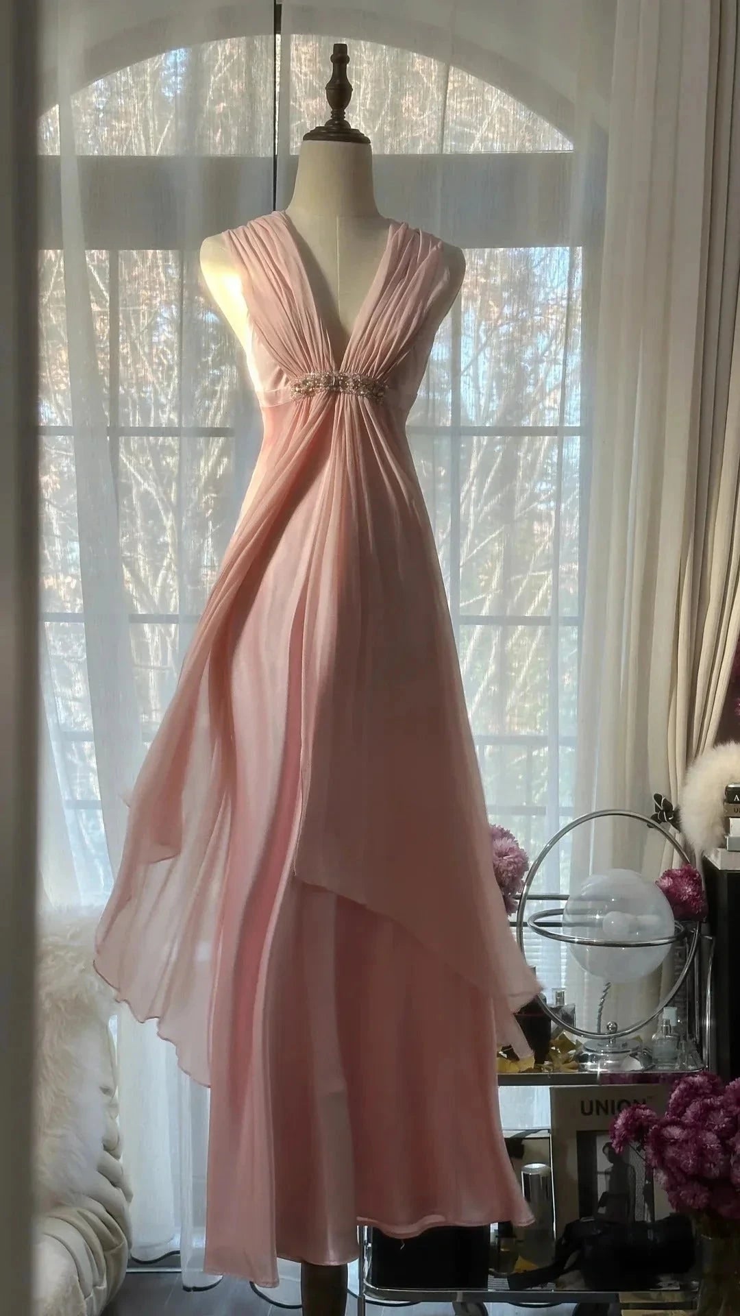Long Satin Chiffon Ball Gown Evening Dress simple gentle atmospheric and unique desi Bring summer colors to enhance whiteness simple gentle atmospheric and unique desi Bring summer colors to enhance whiteness by YiHuiw