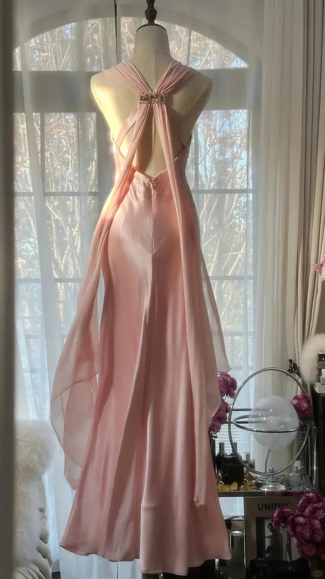 Long Satin Chiffon Ball Gown Evening Dress simple gentle atmospheric and unique desi Bring summer colors to enhance whiteness simple gentle atmospheric and unique desi Bring summer colors to enhance whiteness by YiHuiw
