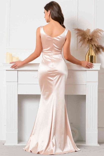 Luxe Satin Evening Dresses with Sculpted V-Neckline, Daring High Slit and Ruched Bodice Formal Dress