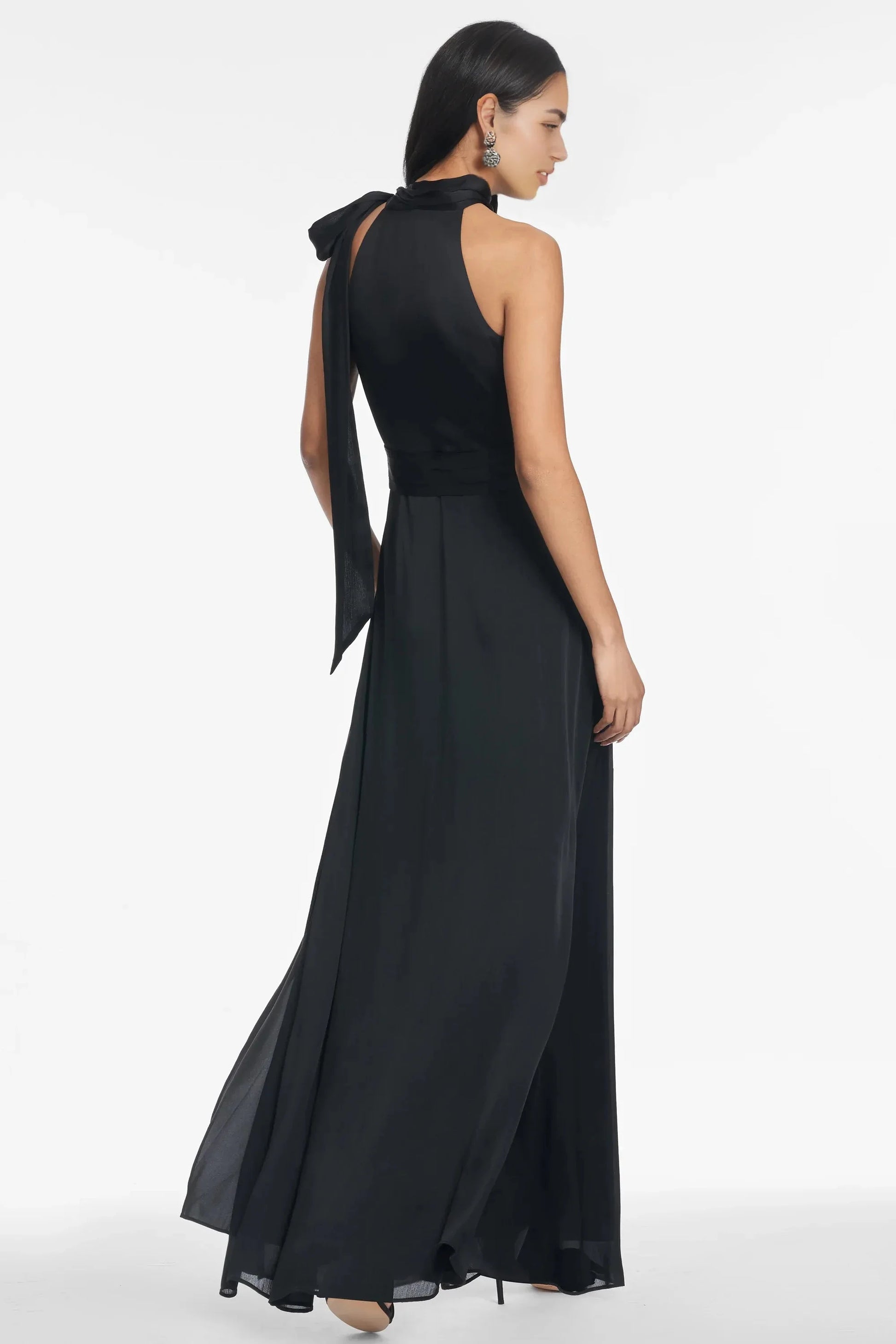 Modern Halter Mermaid Deep V Neck Sleeveless Open Back Floor Length For Ladies Evening Dress by YiHuiw