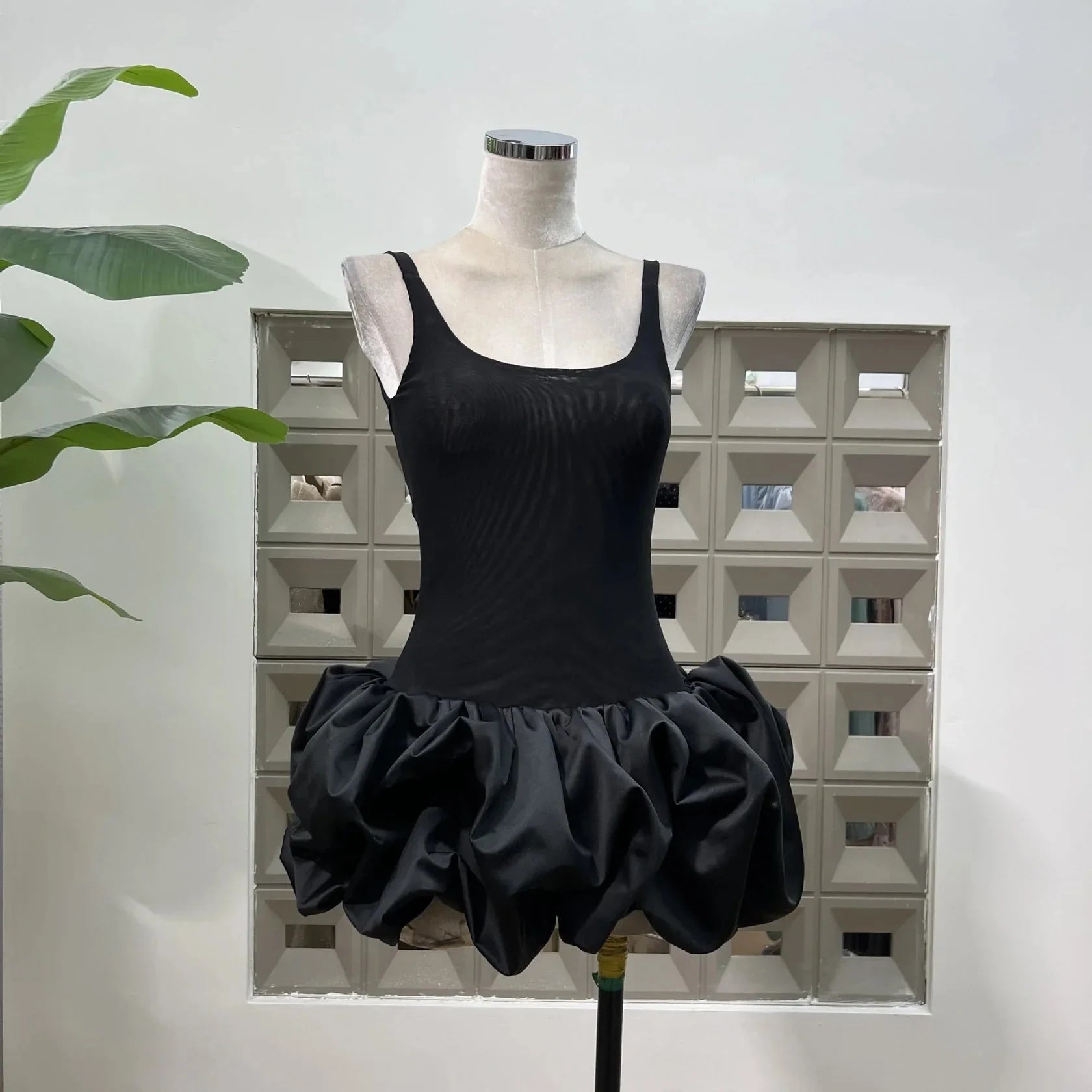 Modest Sheath Square Neck Tight Short Formal Homecoming Dress Middle School Short 18th Birthday Outfits Graduation Dress Cocktail Dresses by YiHuiw