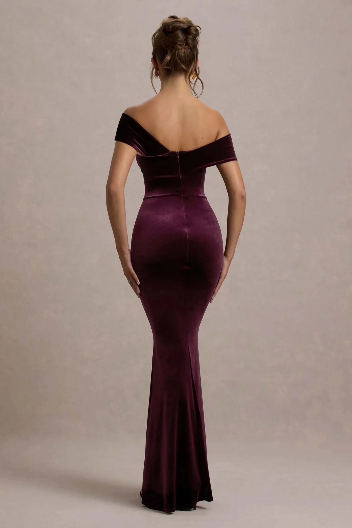 Opulent Mermaid One Shoulder Draped Accent Sleeveless Floor Length Prom Dress by YiHuiw