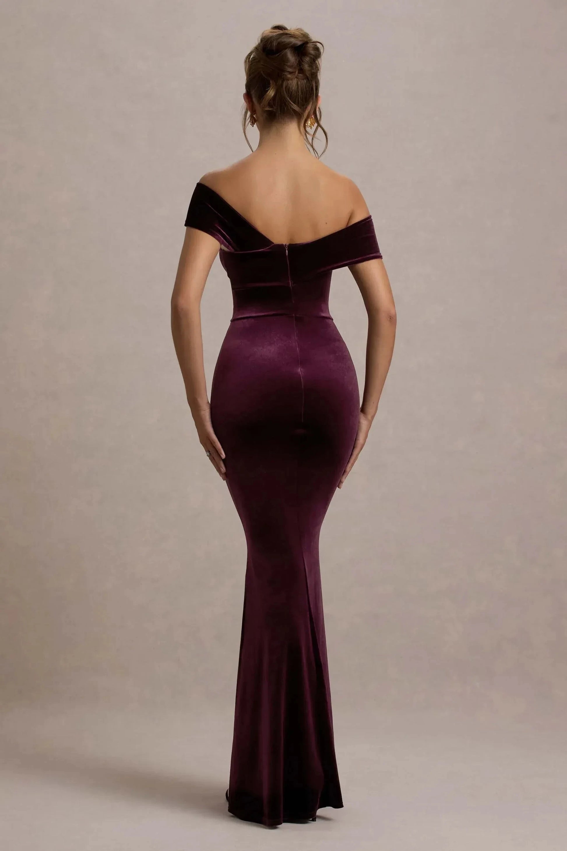 Opulent Mermaid One Shoulder Draped Accent Sleeveless Floor Length Prom Dress by YiHuiw