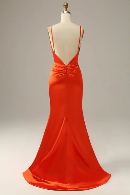 Vestido de graduación de satén color naranja quemado, corte sirena, con tirantes finos y espalda descubierta – Elegante vestido de noche formal