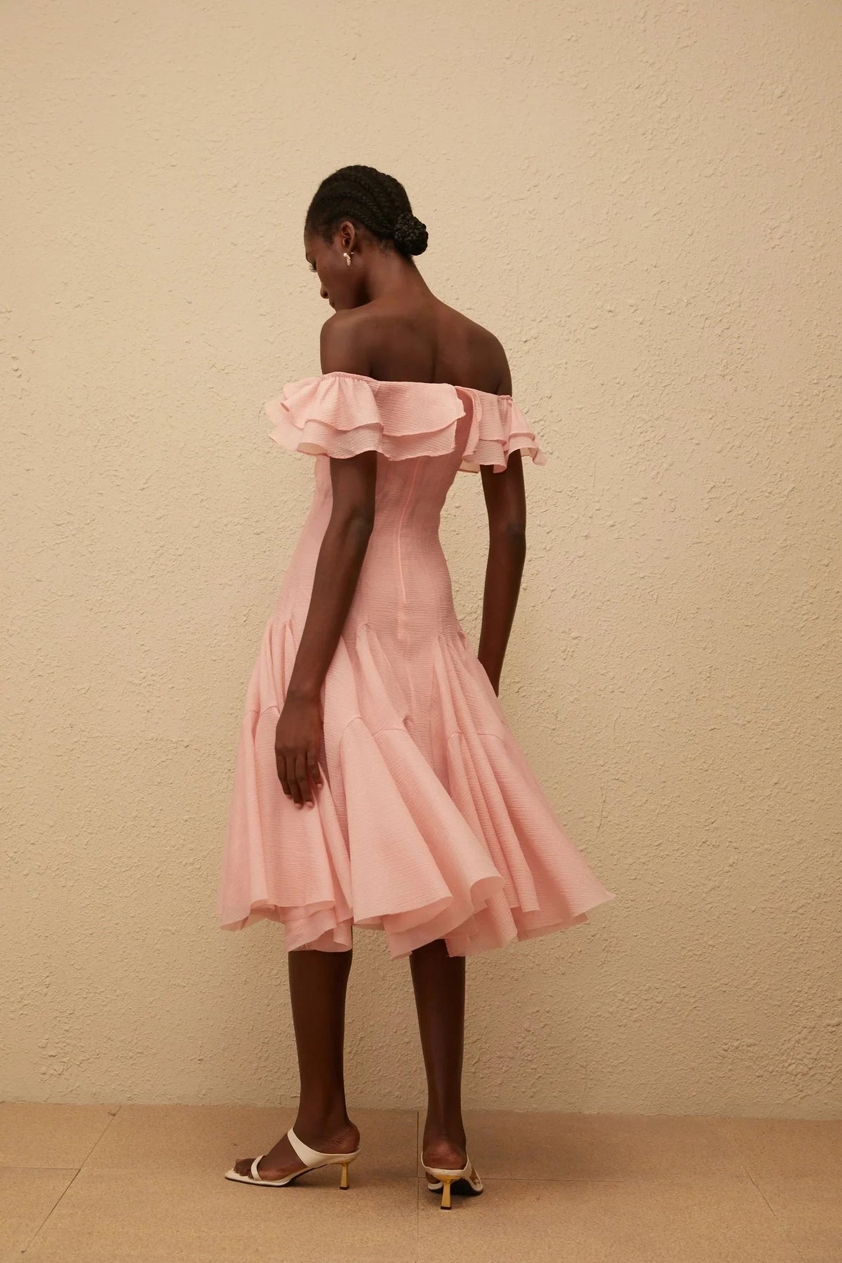 Peach Off - Shoulder Midi Dress with Ruffled Neckline Margarita Pink Ruffled Midi Dress Evening Dress by YiHuiw