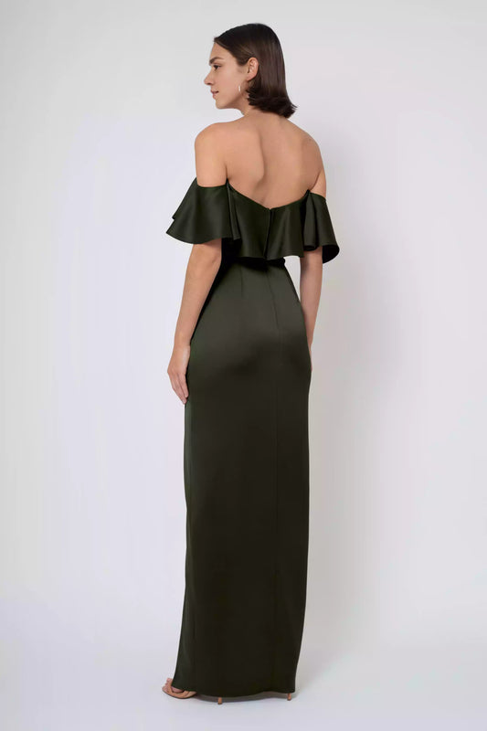 Playful and elegant strapless collar straight tube luxurious satin off shoulder collar with ruffled edges Bridesmaid Dresses