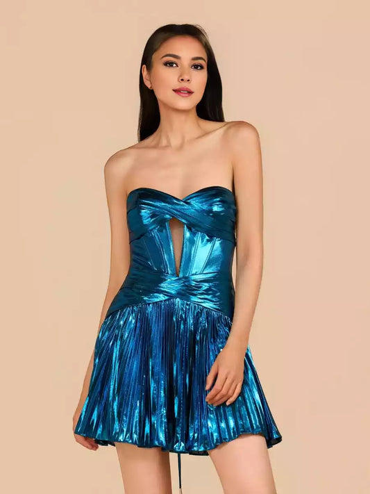 Playful heart-shaped neckline with hollow pleats, sleeveless hollow lace up back, Homecoming Dresses