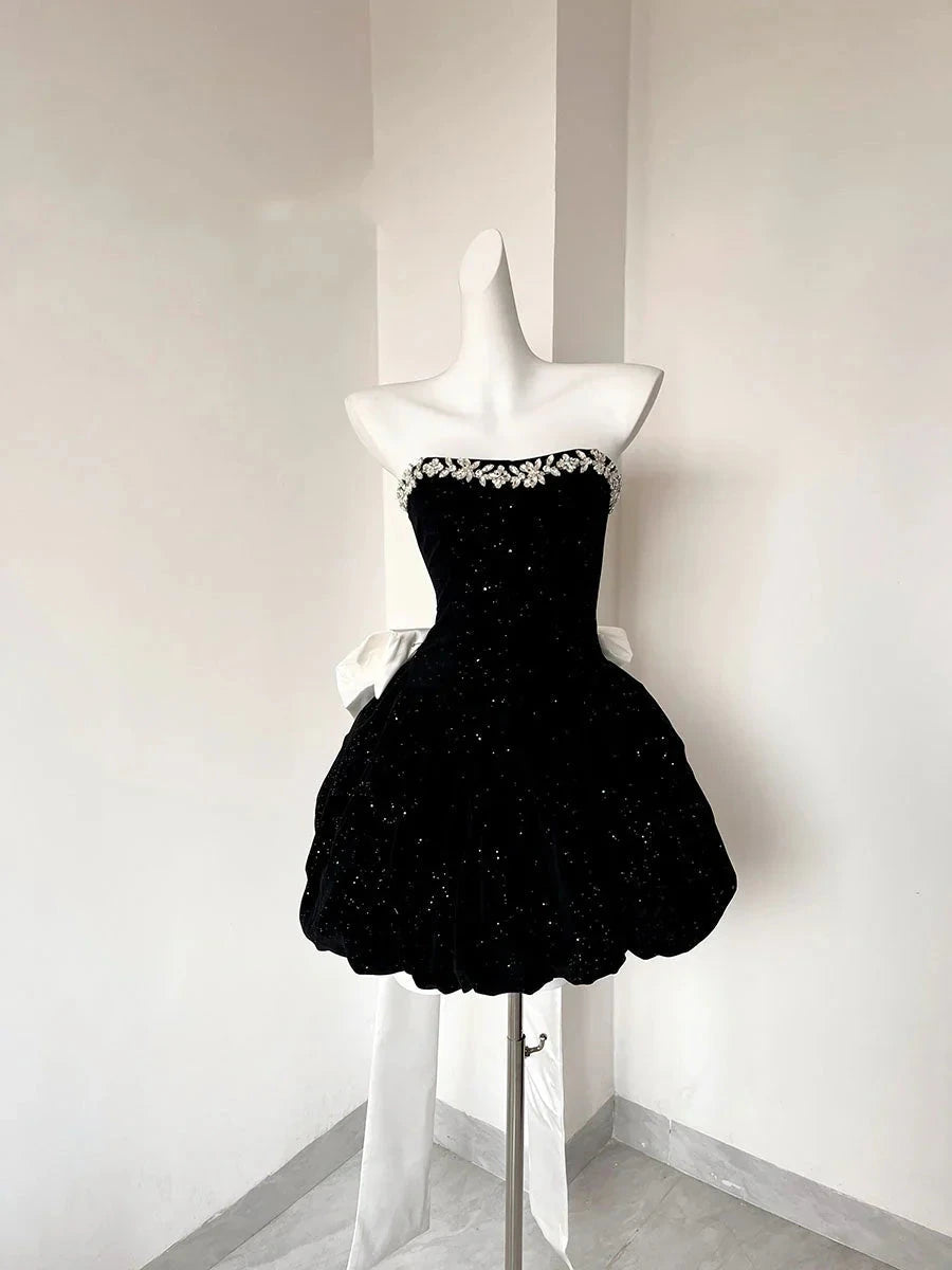 Pretty Ball Gown Sweetheart Black Velvet Formal Homecoming Dresses 21st Birthday Outfits Graduation Dress Short Mini Cocktail Dresses by YiHuiw