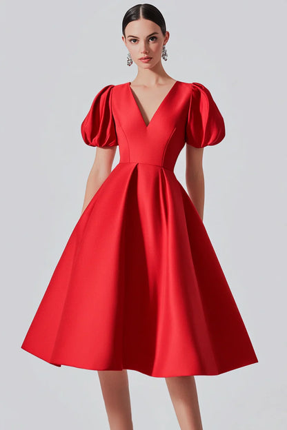 Vestido de noche midi rojo de corte en A, con escote en V, mangas abullonadas y espalda cerrada