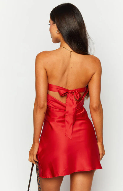 Minivestido ajustado de fiesta sin tirantes, con cuello recto y espalda descubierta