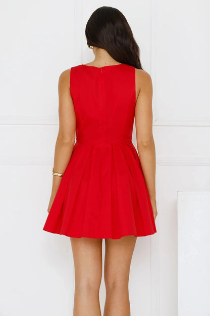 Red sleeveless dress, deep V-neck suitable for parties, dates, and other occasions by YiHuiw