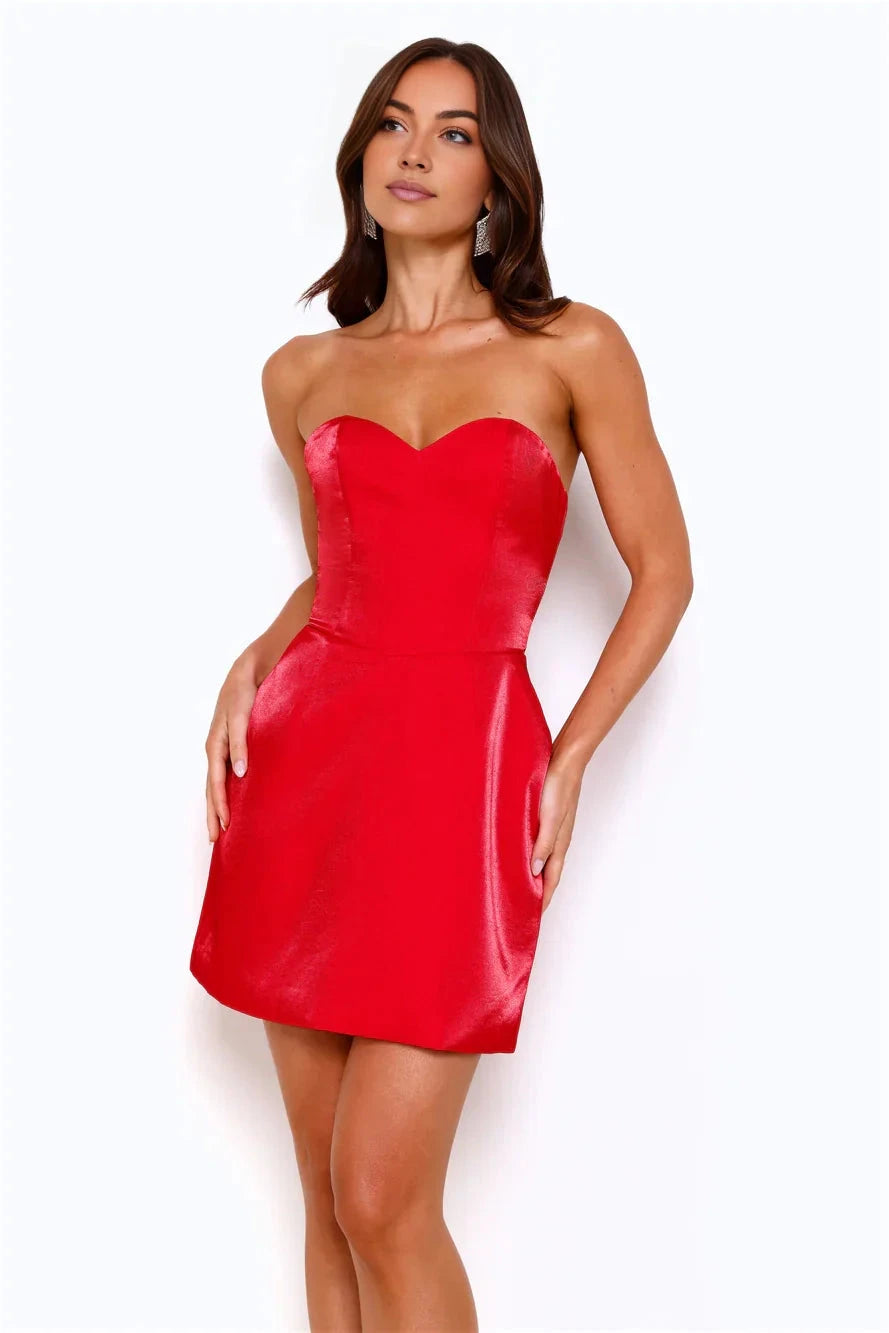 Red strapless dress with heart-shaped neckline design suitable for parties, dates, and other occasions by YiHuiw