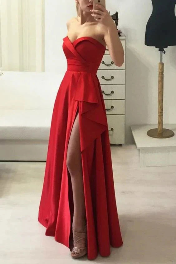 Red strapless long dress with strapless design, featuring a three-dimensional ruffled edge and high slit on the sides, suitable for dinners, parties, etc by YiHuiw