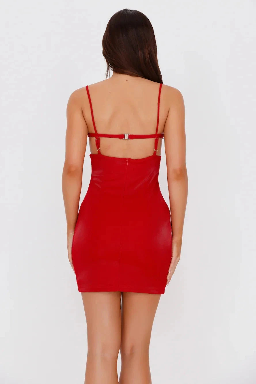 Red off shoulder short dress with off shoulder design and heart-shaped neckline, suitable for parties, dates, etc by YiHuiw