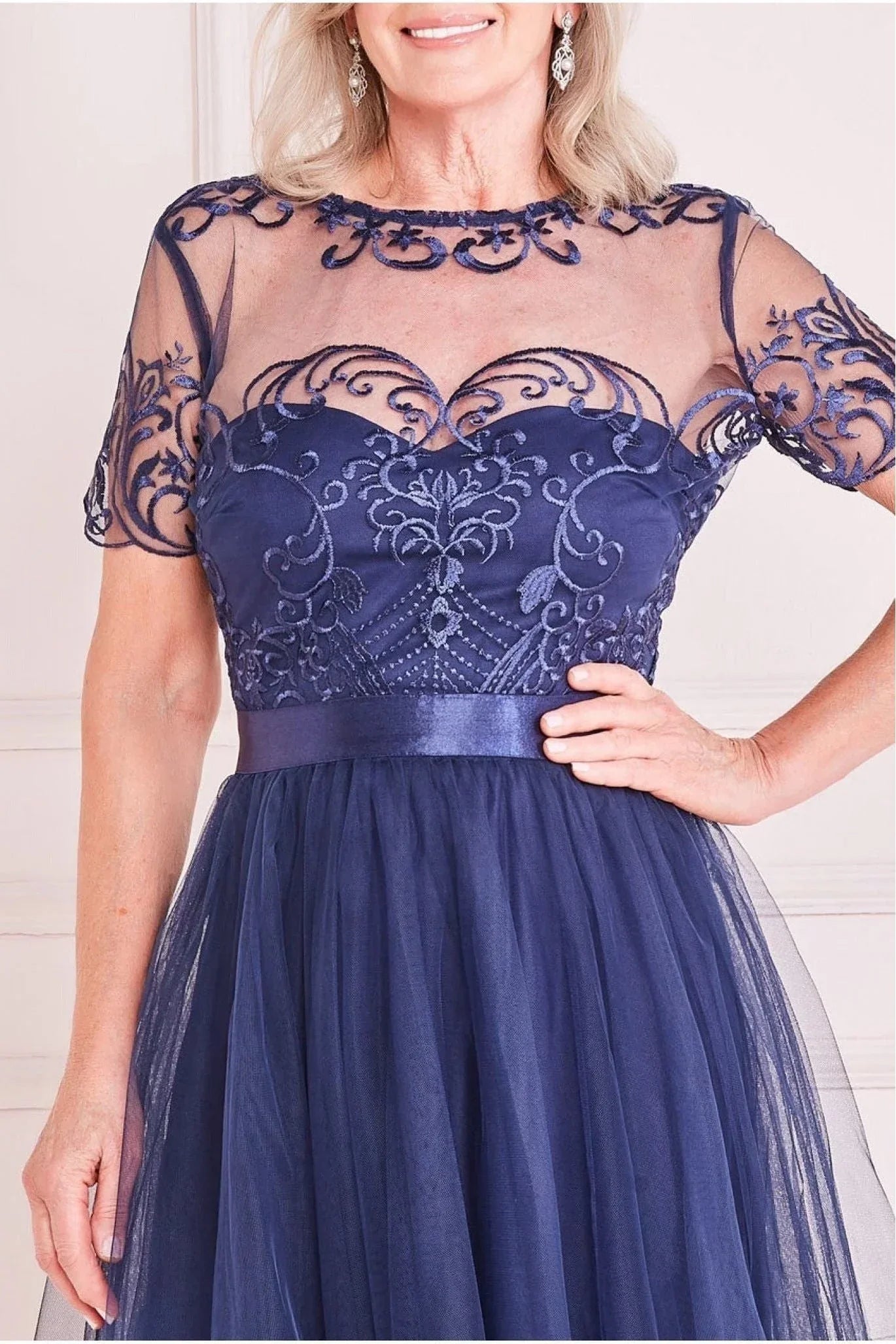 Romantic Lace Illusion Neckline Short Sleeve Tulle A-Line Floor-Length Mother of the Bride Dress
