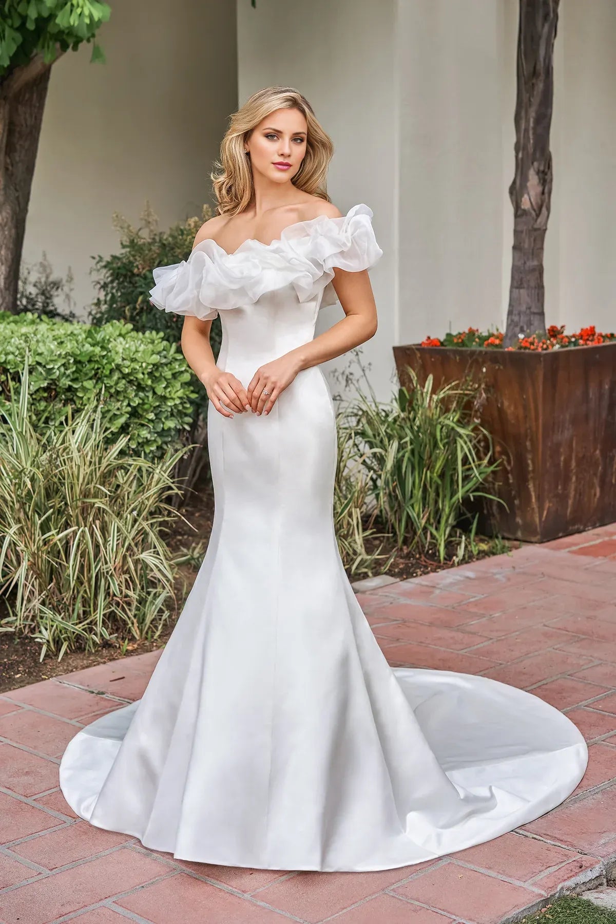 Mermaid Satin Open Back Ruffled Wedding Dress - Yihuiw by Yihuiw