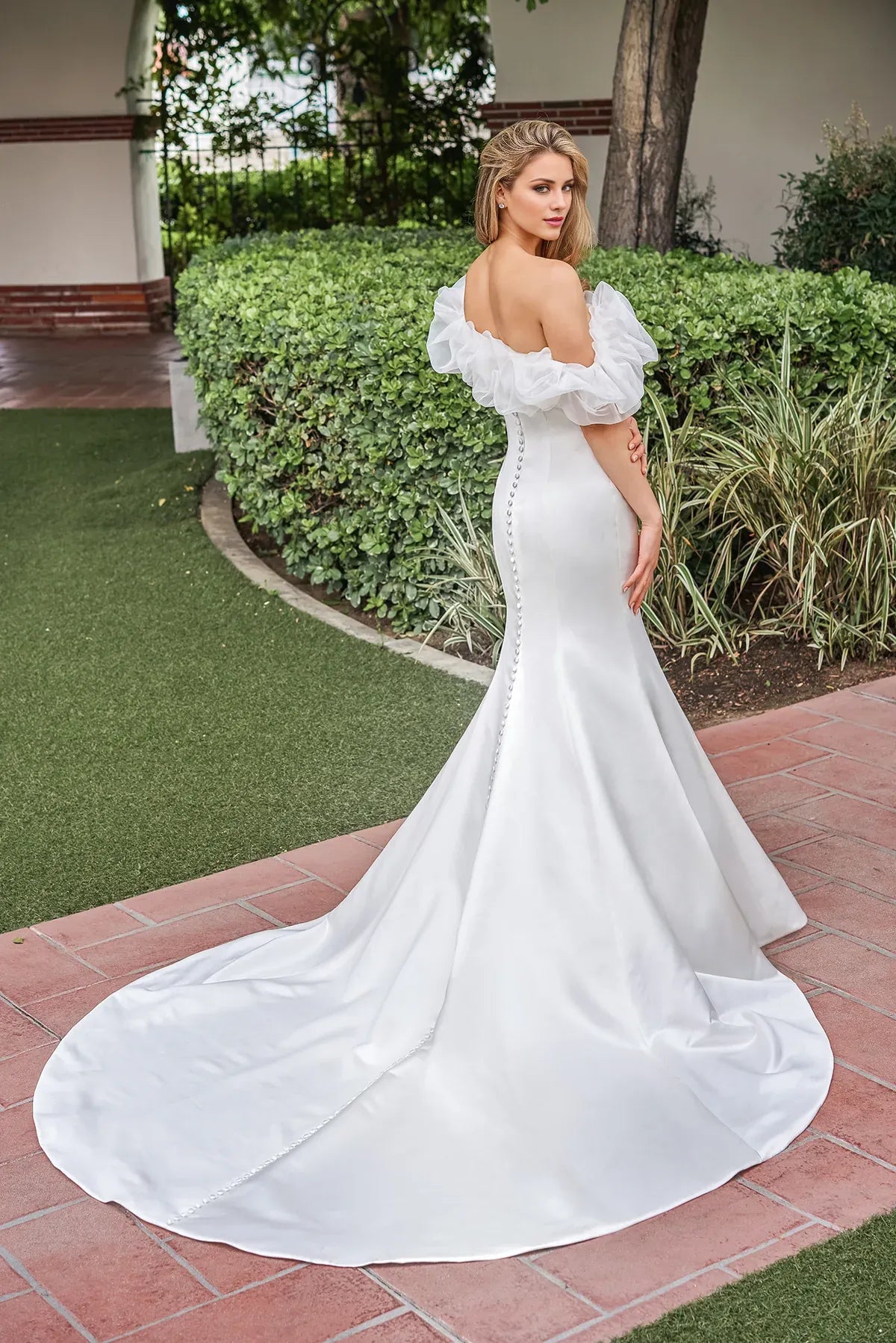 Mermaid Satin Open Back Ruffled Wedding Dress - Yihuiw by Yihuiw
