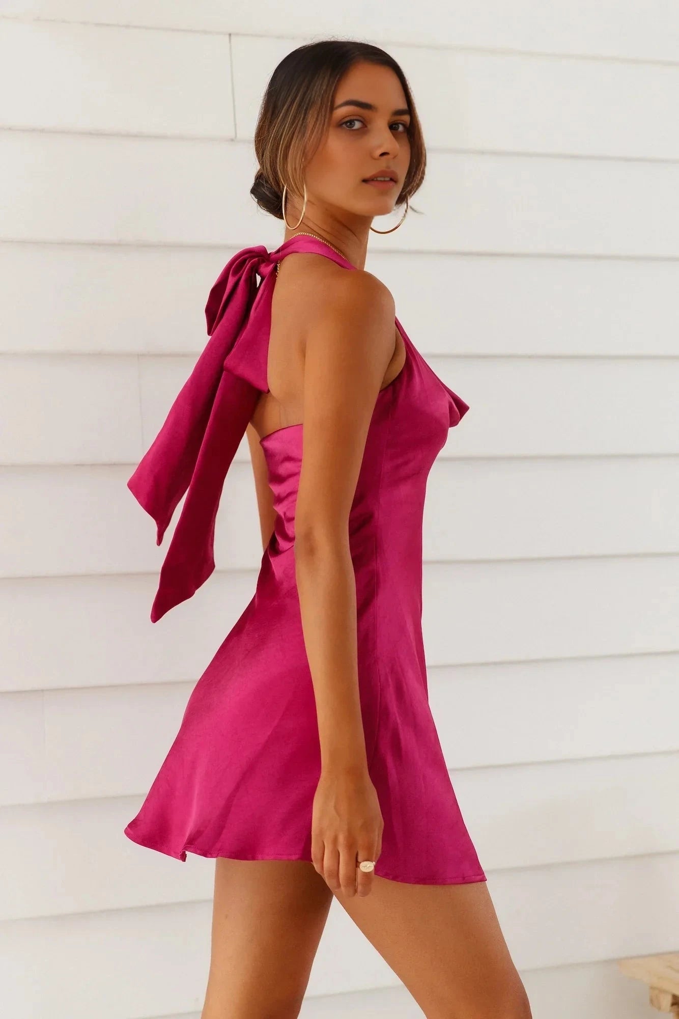 Rose red hanging neck dress with a swinging collar design and a bow decoration on the back, suitable for parties, dates and other occasions by YiHuiw