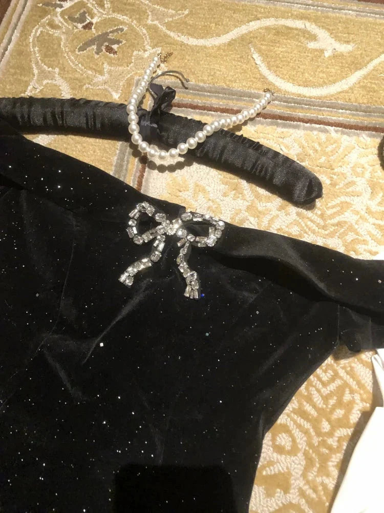 Sexy Ball Gown Off The Shoulder Black Velvet Short Formal 8th Grade Homecoming Dresses Summer Middle School Hoco Dress 6th Grade Graduation Outfits by YiHuiw
