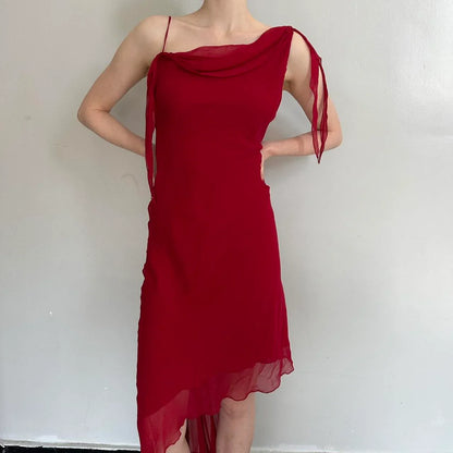 Single shoulder design, hanging ribbon on one side, irregular lotus leaf skirt by YiHuiw