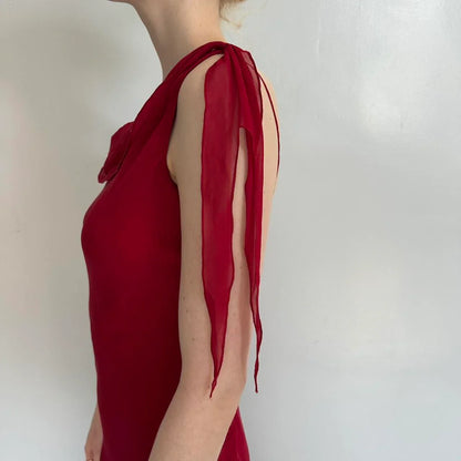 Single shoulder design, hanging ribbon on one side, irregular lotus leaf skirt by YiHuiw