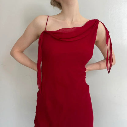 Single shoulder design, hanging ribbon on one side, irregular lotus leaf skirt by YiHuiw