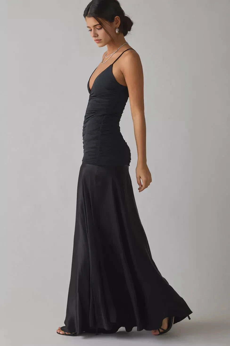 Sleek Mermaid Deep V Sleeveless Solid Back Floor Length For Ladies Prom Dress by YiHuiw