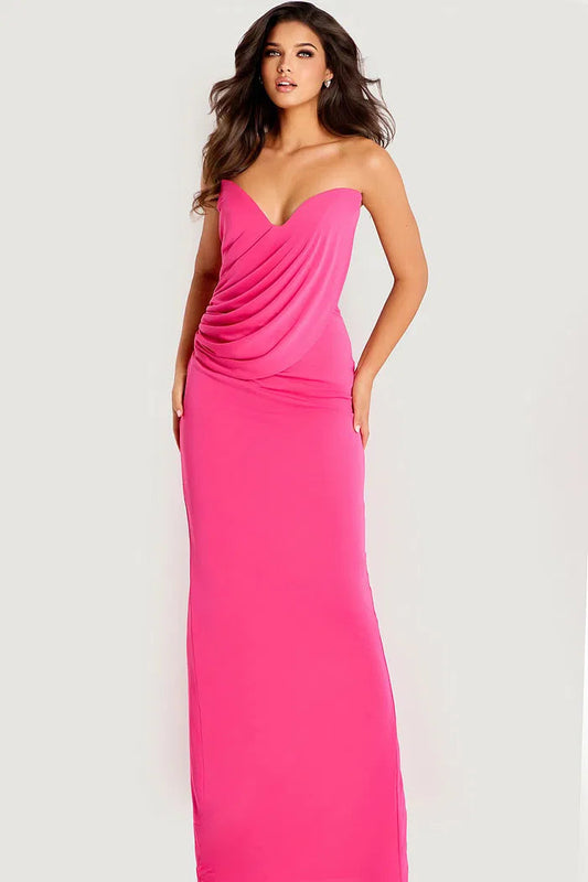 Sleek Strapless Evening Dress with Ruched Bodice, Back Slit and Draped Train