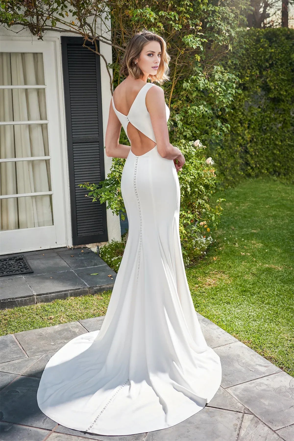 Mermaid Crepe Sleeveless Cutout Wedding Dress - Yihuiw by Yihuiw