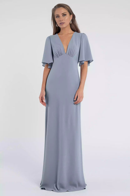 Suave y elegante falda ajustada con escote en V profundo y cintura inclinada que realza a la perfección las curvas Vestidos de dama de honor