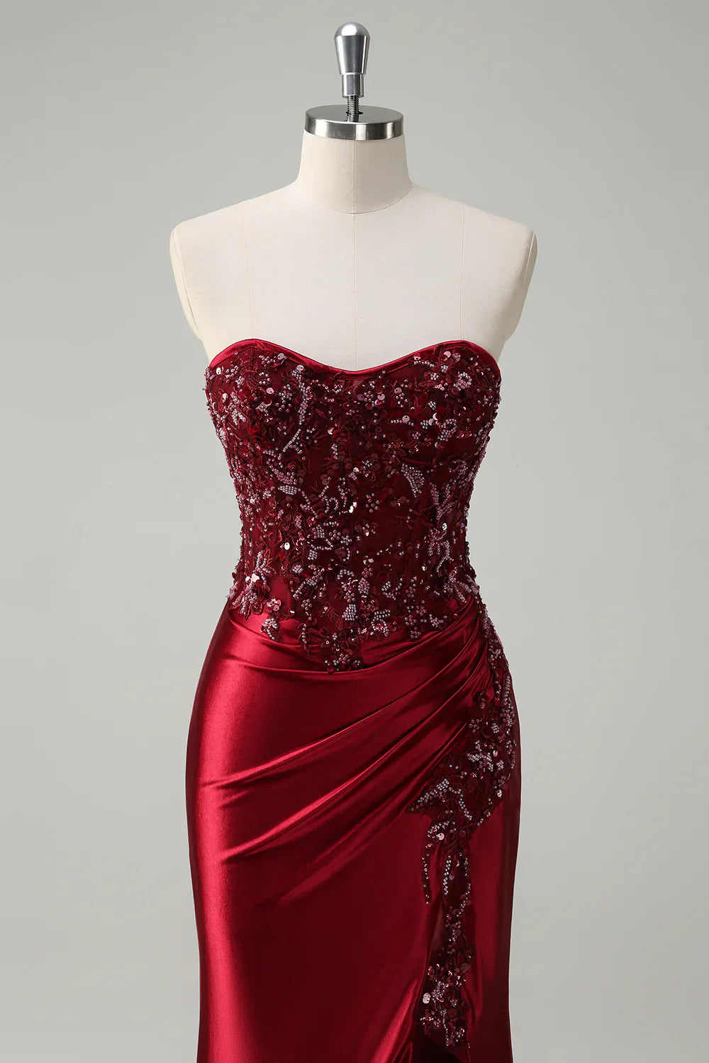 Vestido de noche rojo largo hasta el suelo, sin tirantes, con escote corazón y espalda cerrada, estilo sirena