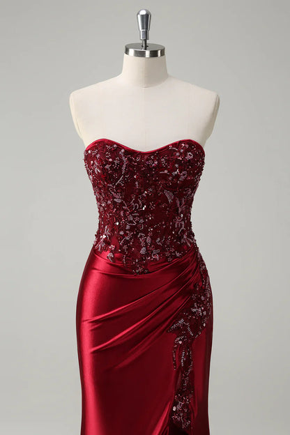 Vestido de noche rojo largo hasta el suelo, sin tirantes, con escote corazón y espalda cerrada, estilo sirena