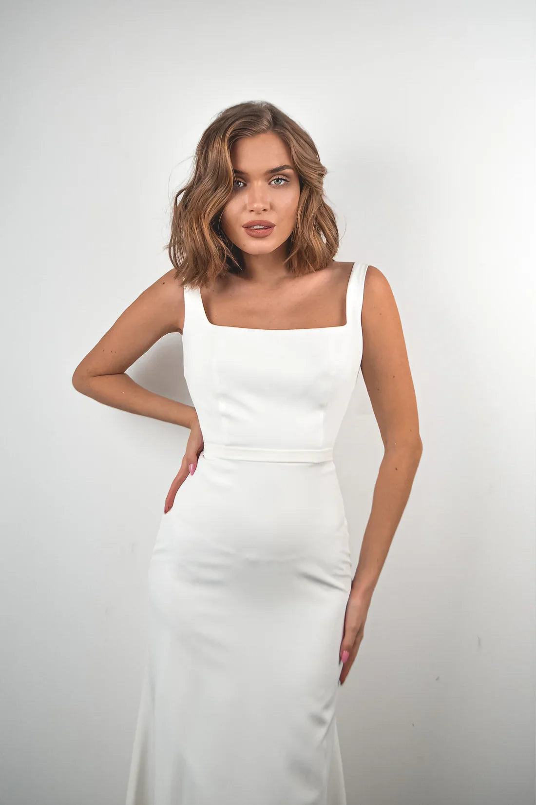Square Neck Satin Sheath Wedding Dress Sleeveless Minimalist Slim Fit Bridal Dress