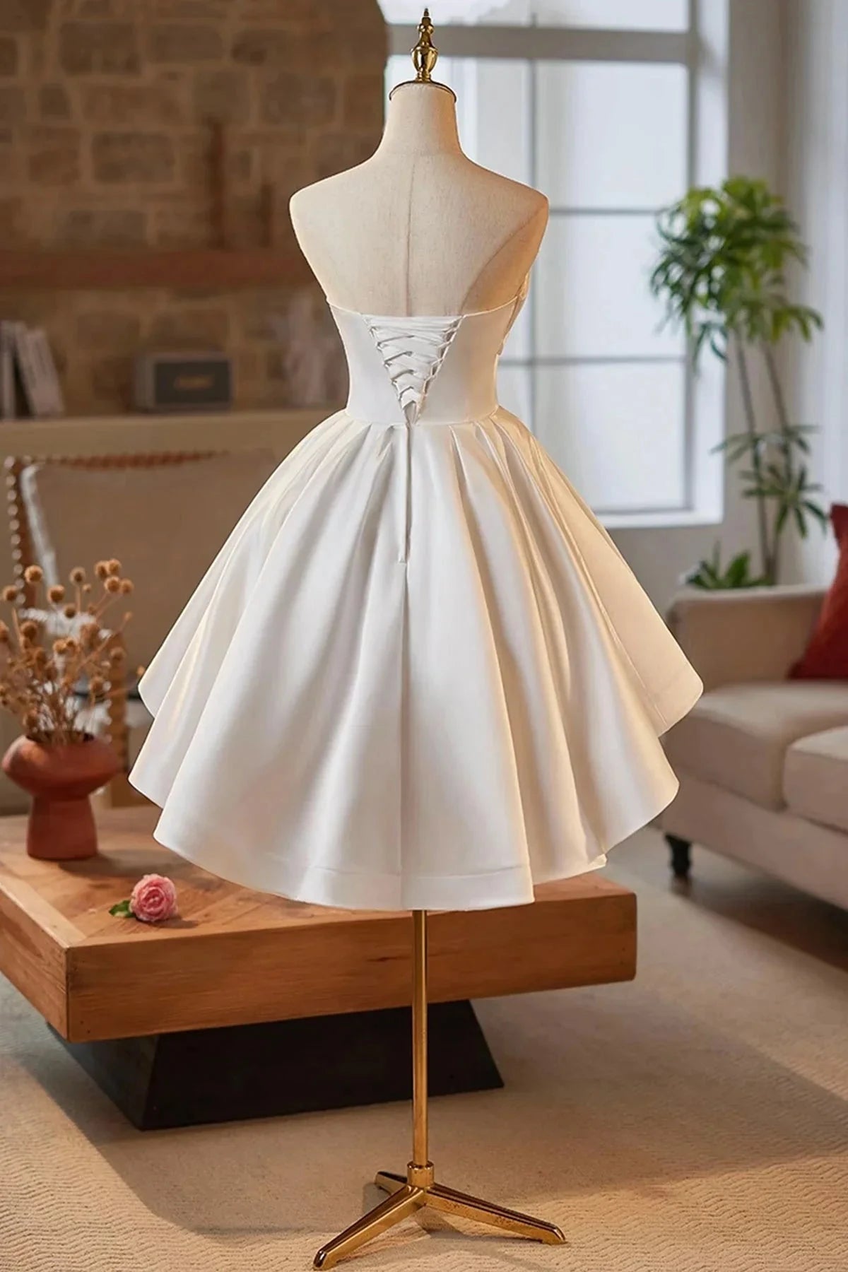 Strapless Satin Short Prom Dress White A-Line Evening Party Dress simple gentle atmospheric and unique desi Brin by YiHuiw