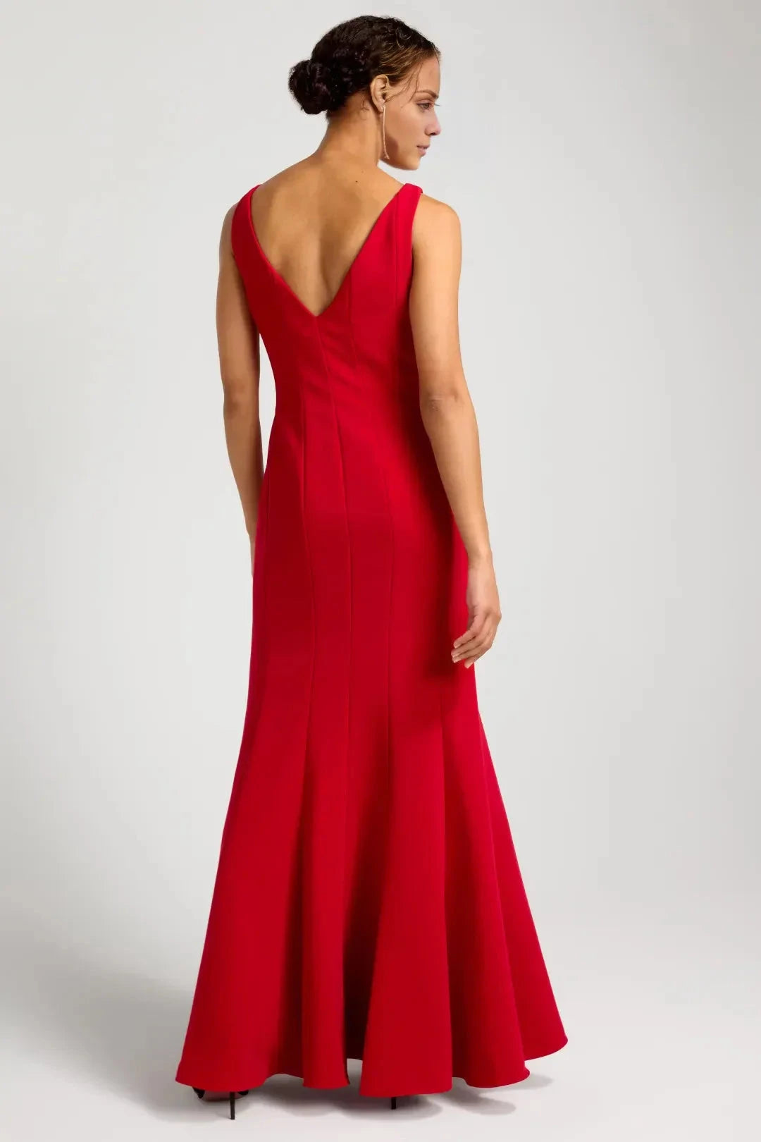 Streamlined Boat Neck Sleeveless Open-Back Mermaid Floor-Length Evening Dress by YiHuiw