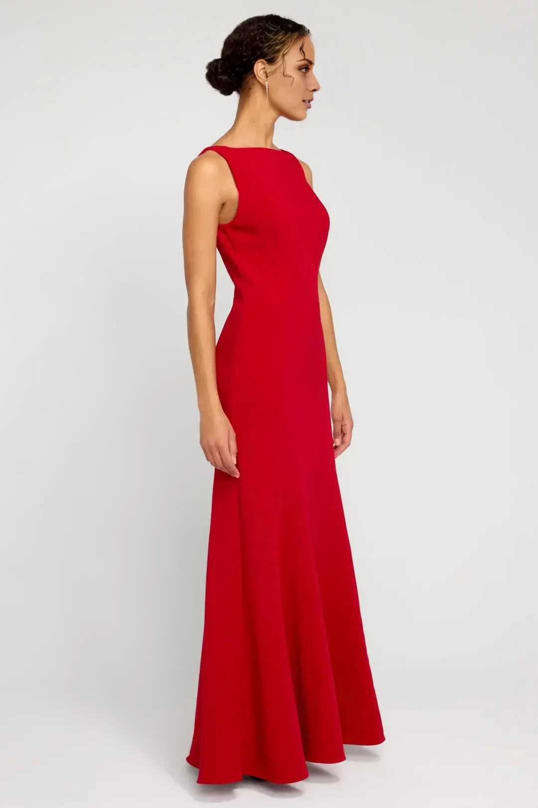Streamlined Boat Neck Sleeveless Open-Back Mermaid Floor-Length Evening Dress by YiHuiw