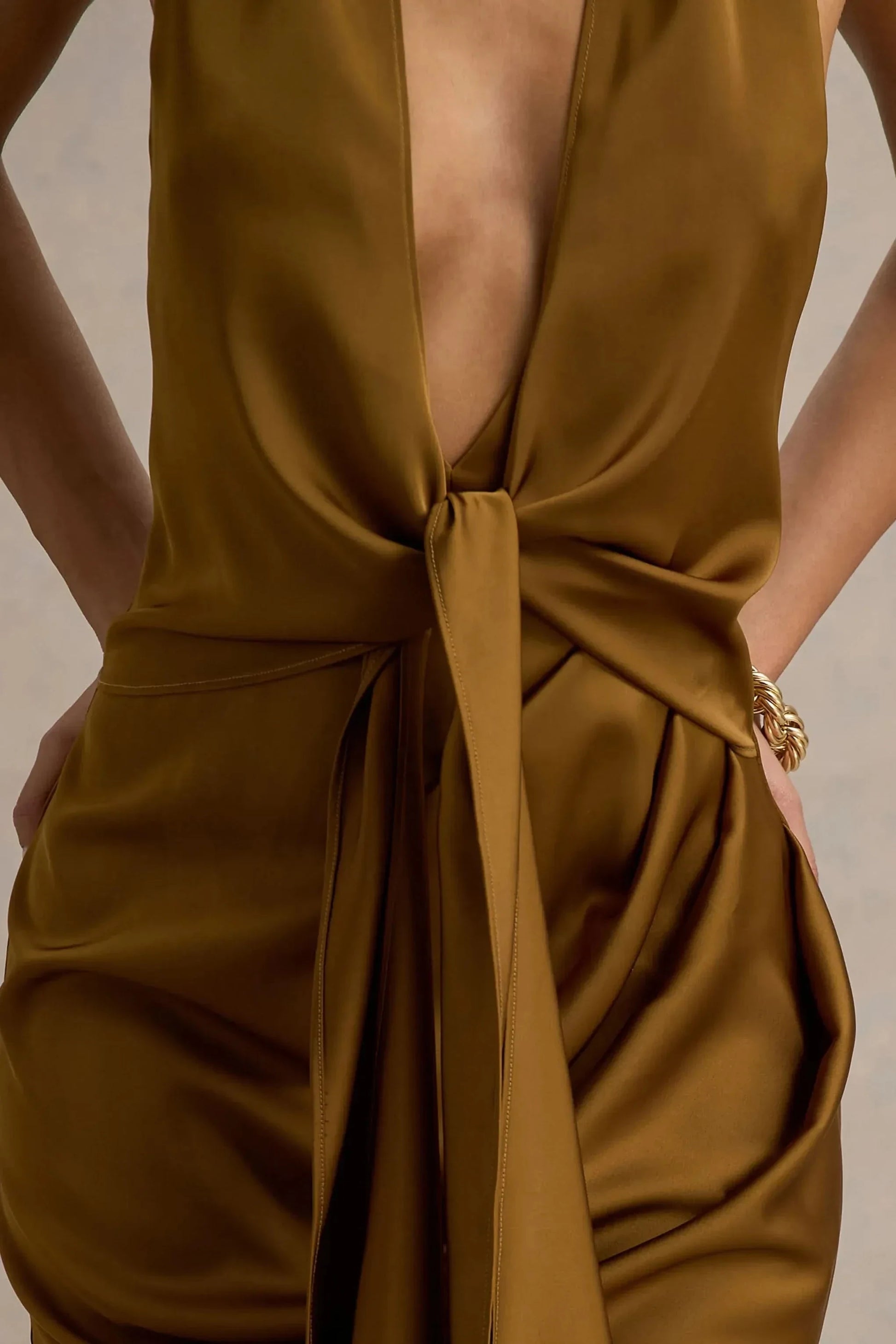 Stunning Mermaid Halter Neck Sleeveless Knot Front High Slit Floor Length Prom Dress by YiHuiw
