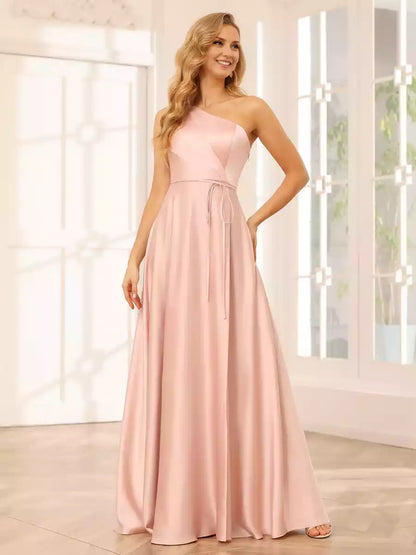 Impresionantes vestidos de dama de honor de un solo hombro, estilo línea A/princesa, con abertura lateral larga