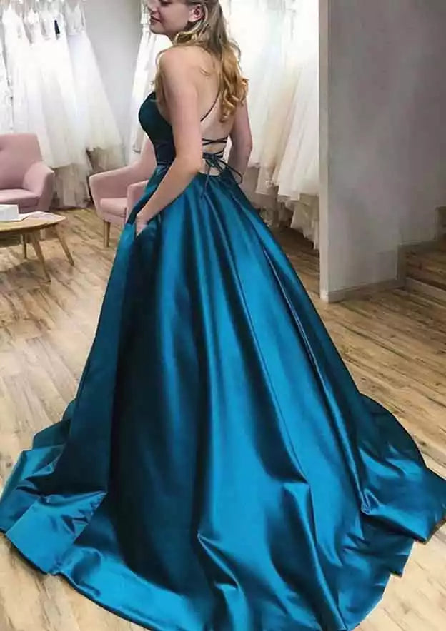Impresionantes vestidos de graduación de corte en A, con escote cuadrado, tirantes finos y pliegues de satén en cascada