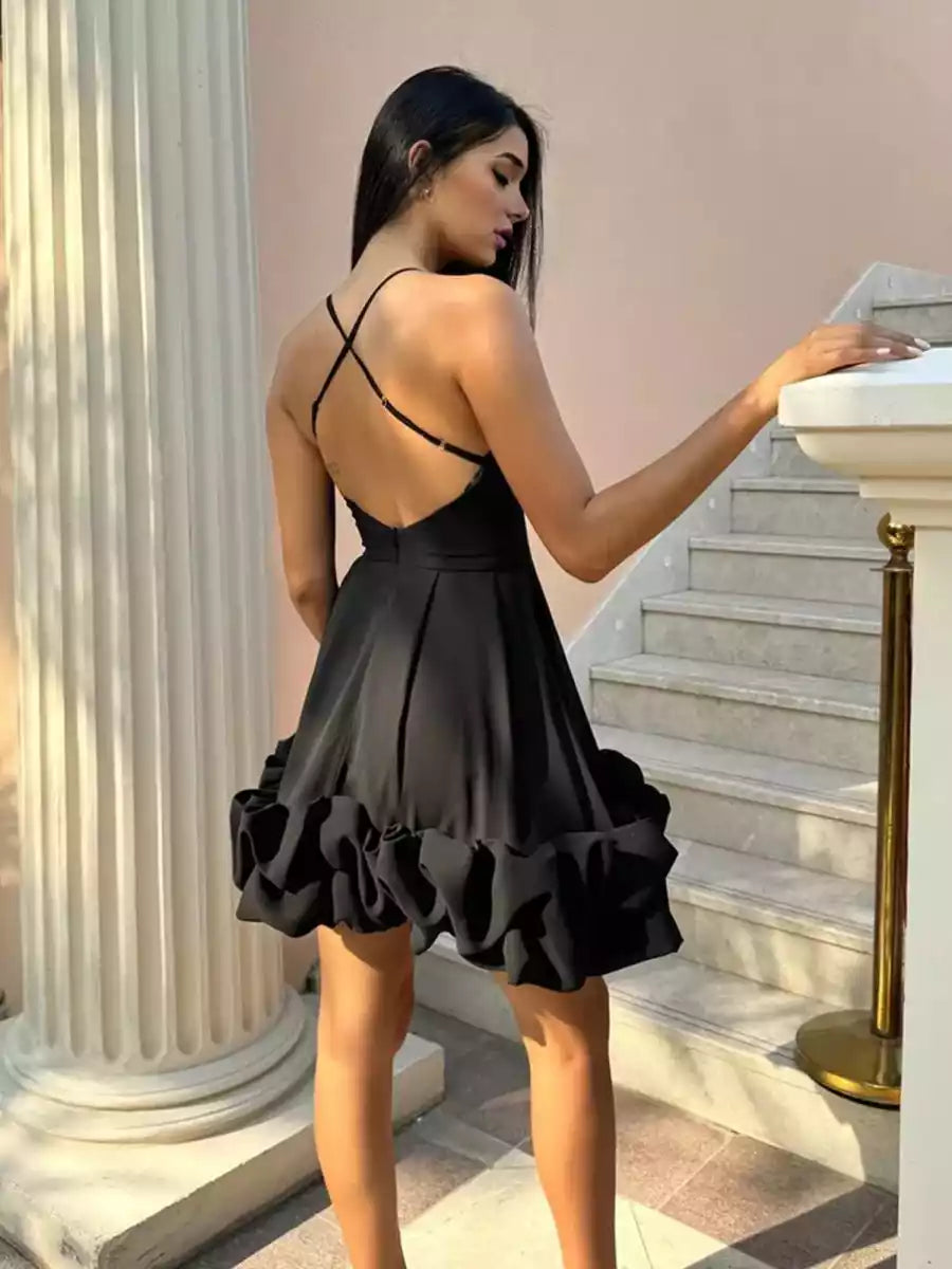 Impresionantes vestidos de fiesta de satén de corte en A, cortos, con cuello redondo, sin mangas, volantes, cordones y espalda con escote