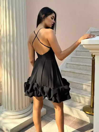 Impresionantes vestidos de fiesta de satén de corte en A, cortos, con cuello redondo, sin mangas, volantes, cordones y espalda con escote
