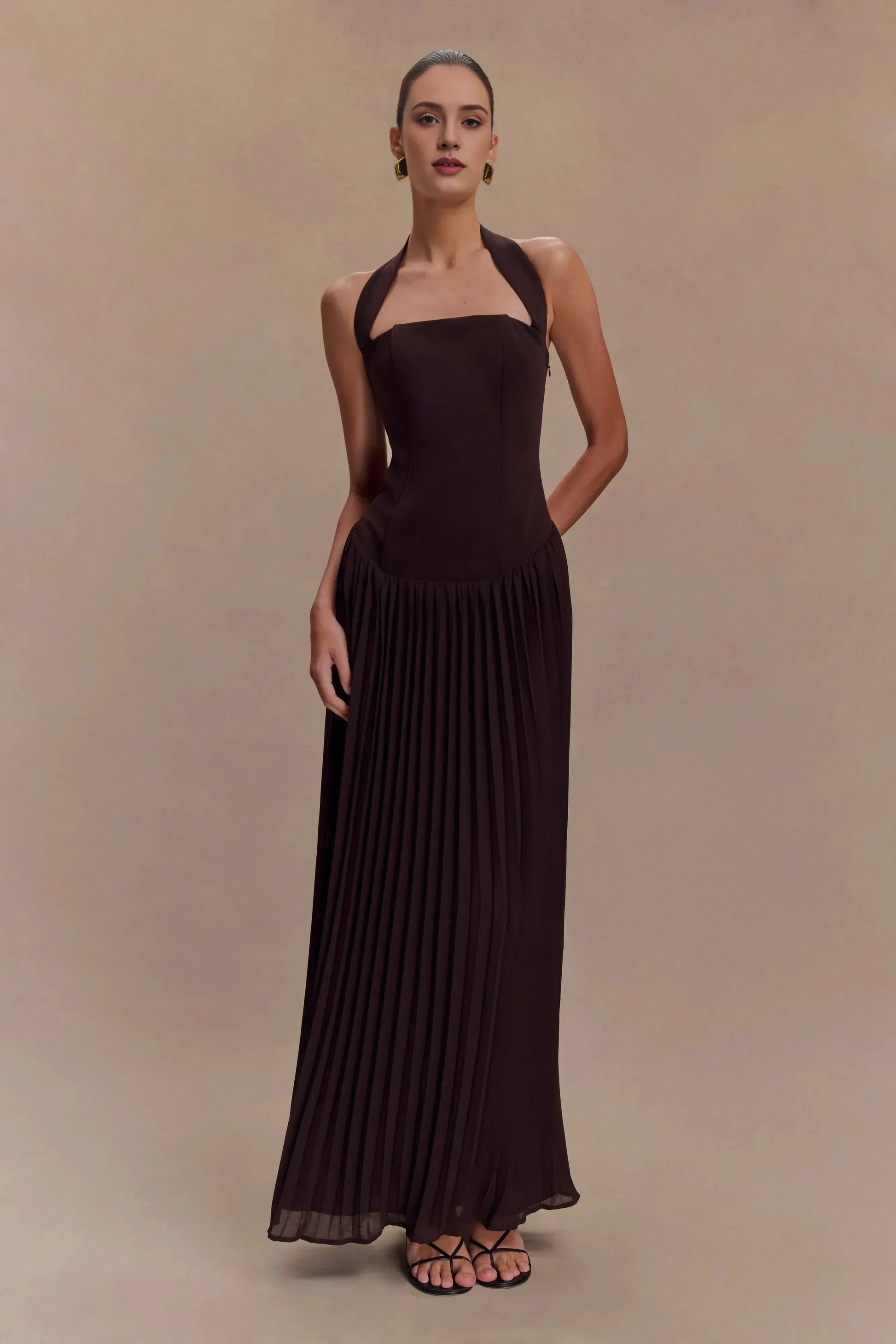 Stylish Sheath Halter Neck Sleeveless Pleated Back Floor Length Prom Dress by YiHuiw